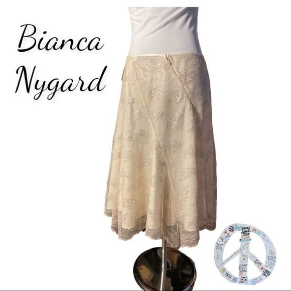Bianca Nygard NWT petite size 10 cream lace overlay midi skirt - Picture 3 of 12